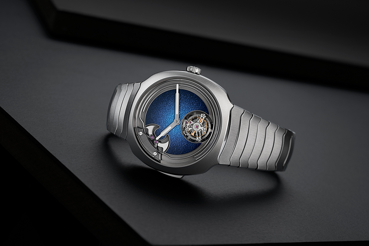 Cortina-Watch-H.Moser_.Cie-.Streamliner-Concept-Minute-Repeater-Tourbillon-Blue-Enamel