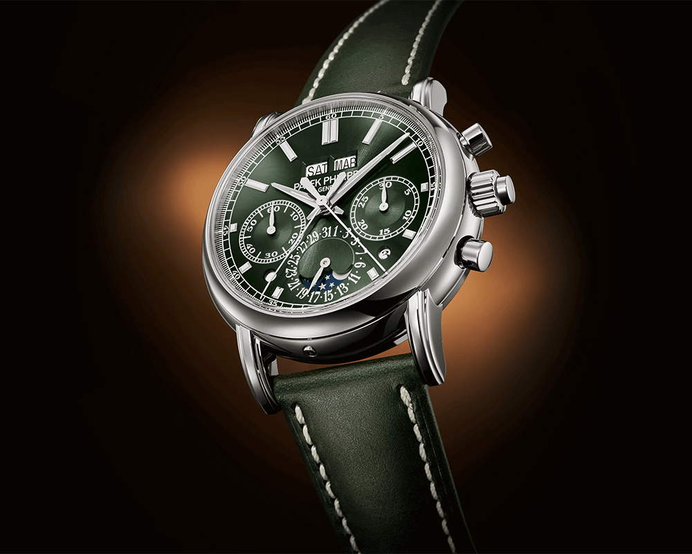 The olive green sunburst dial can now be found across a number of Patek Philippe’s timepieces including the Ref. 5204G-001 which combines two prized complications from the Genevan watchmaker - the split-seconds chronograph and the perpetual calendar. The use of the gradient effect on the dial differentiates it from the Twenty~4.