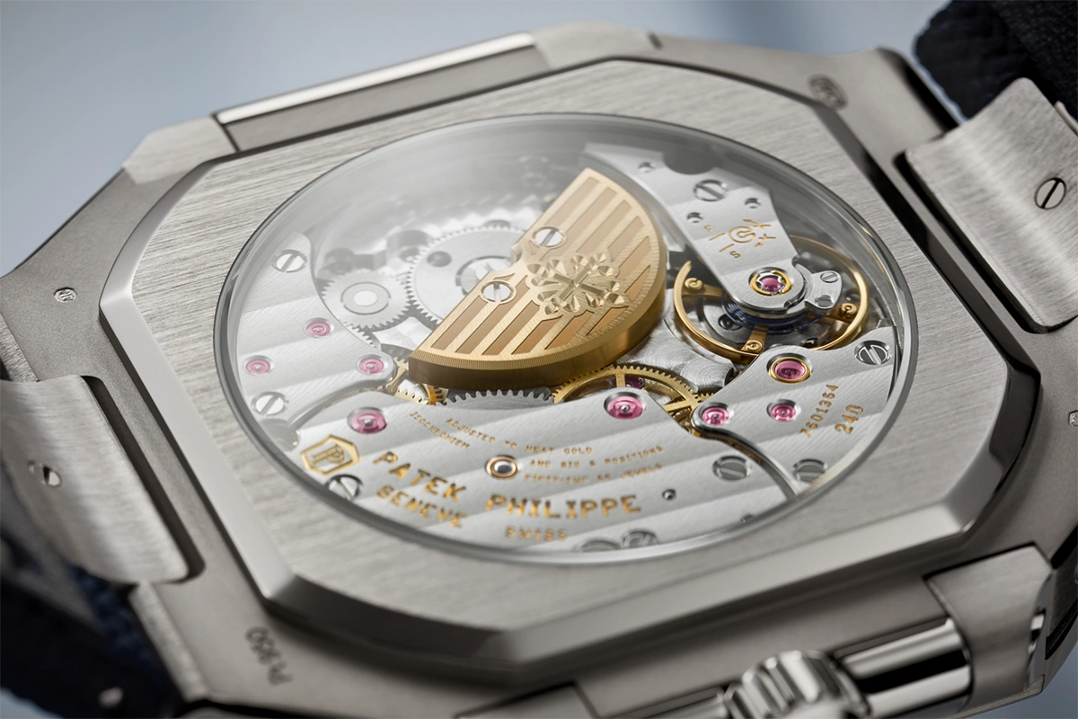 The Caliber 240 PS CI J LU that drives the Patek Philippe Cubitus Ref. 5822P-001 features six patents that are dedicated to the calendar’s operation and energy use.