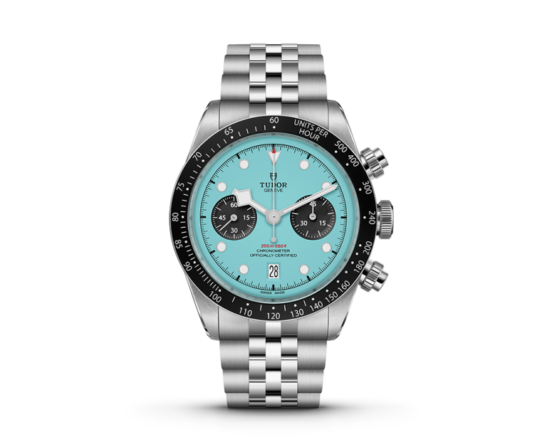 TUDOR_Black-Bay-Chrono-Flamingo-Blue_Cortina-Watch-soldier-shot