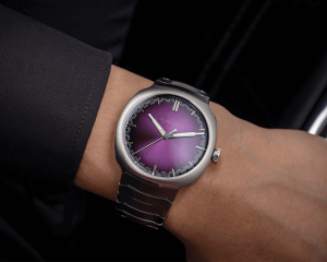 H. Moser & Cie._Streamliner Centre Seconds Purple_6201-1201_Cortina Watch - wristshot