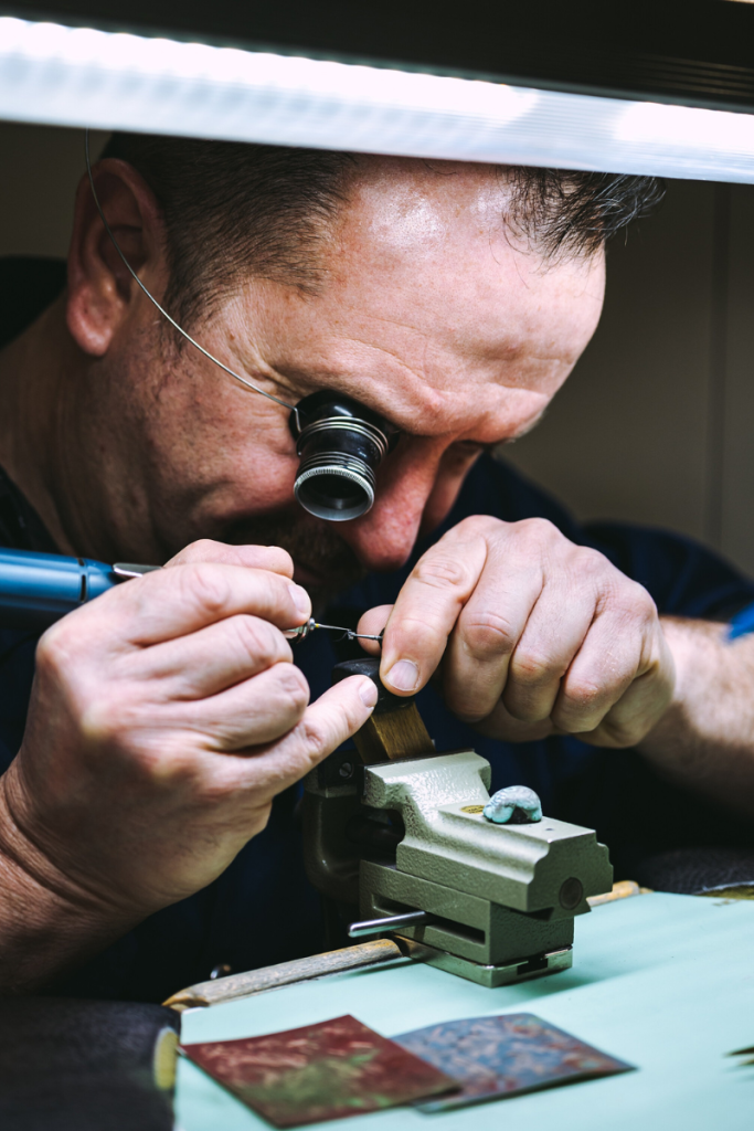 BOVET Master Engraver