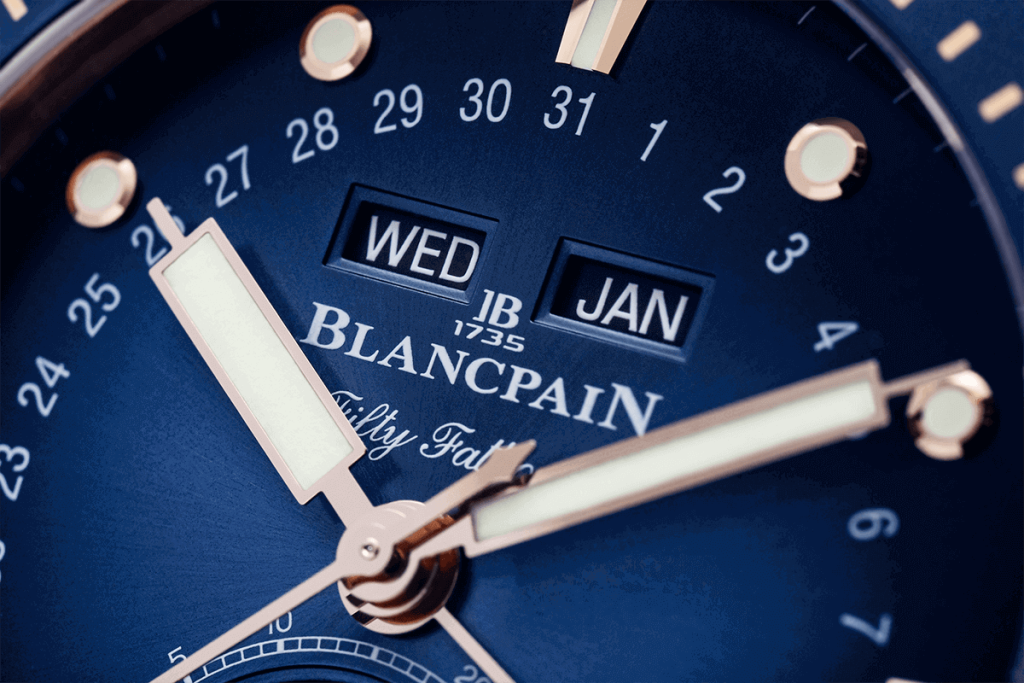 Blancpain_Bathyscaphe Quantième Complet Phases de Lune_Cortina Watch - closeup