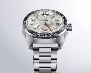 Grand Seiko_SBGE307_Cortina Watch - cobra shot