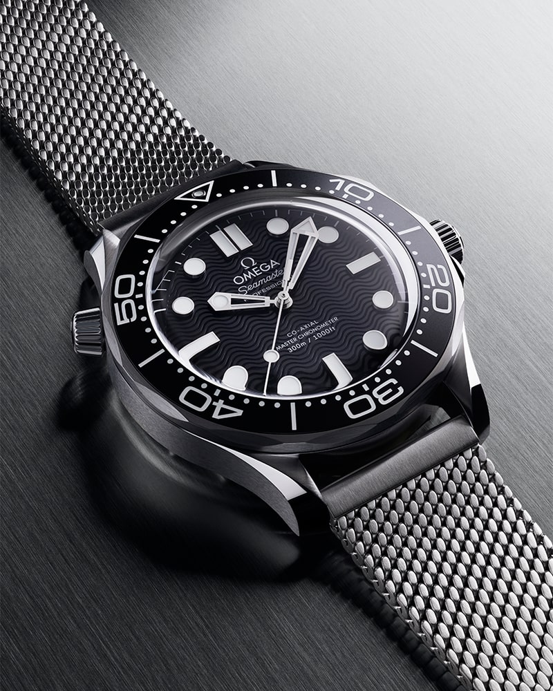 OMEGA_Seamaster Diver 300M_210.30.42.20.01.010_Cortina Watch - close up