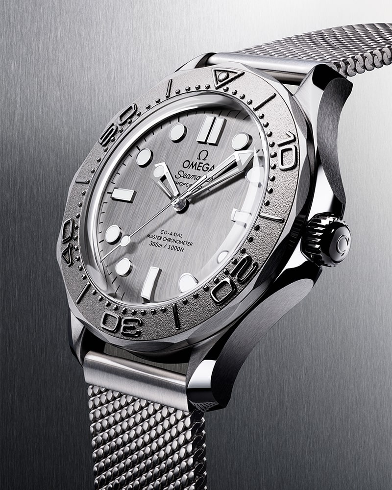 OMEGA_Seamaster Diver 300M_210.30.42.20.06.002_Cortina Watch - close up